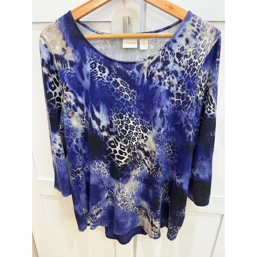 Chicos Blue Animal Print Split Back 3/4 Sleeve Top Size 2 L EUC